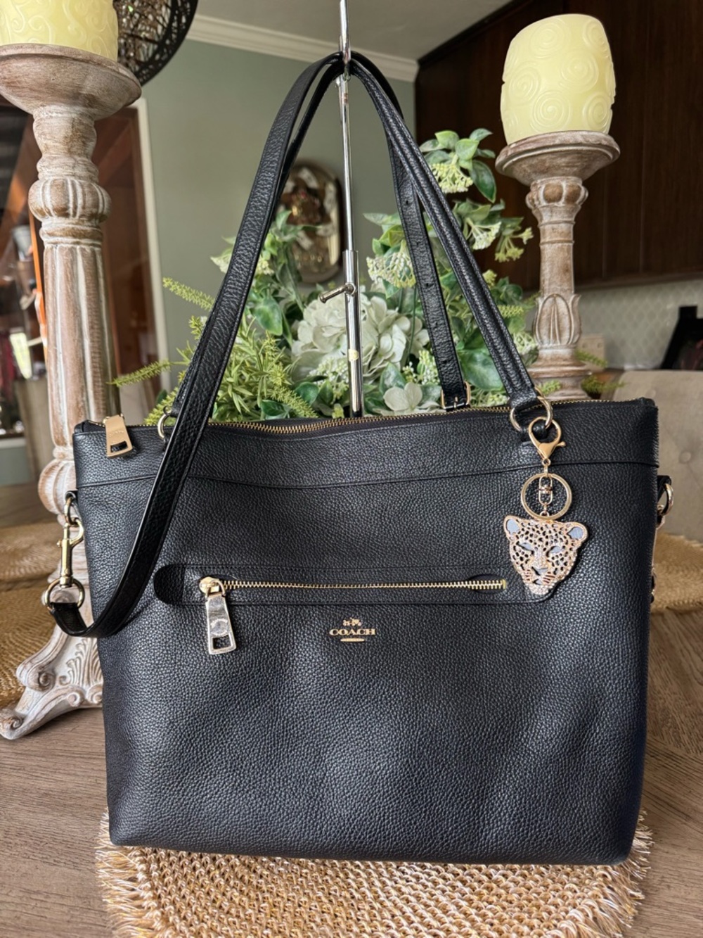 Coach Black Leather Tote Bag with Gold Hardware in Excellent Preloved Condition